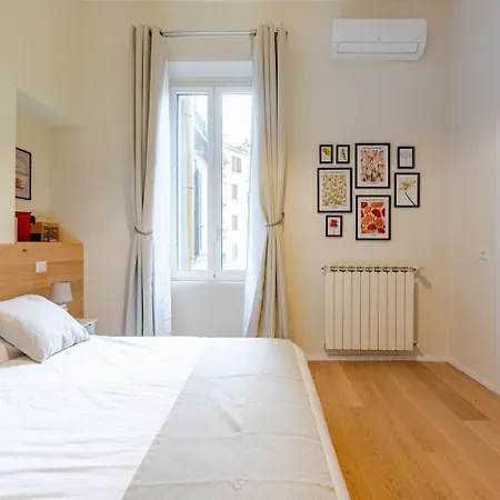 Ripetta Views Luxury And Δωμάτια σε οικογενειακή κατοικία *